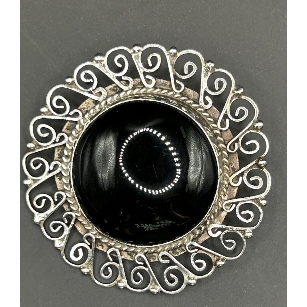 VTG 12. 9 grams Sterling Silver Black Onyx Brooch Pin